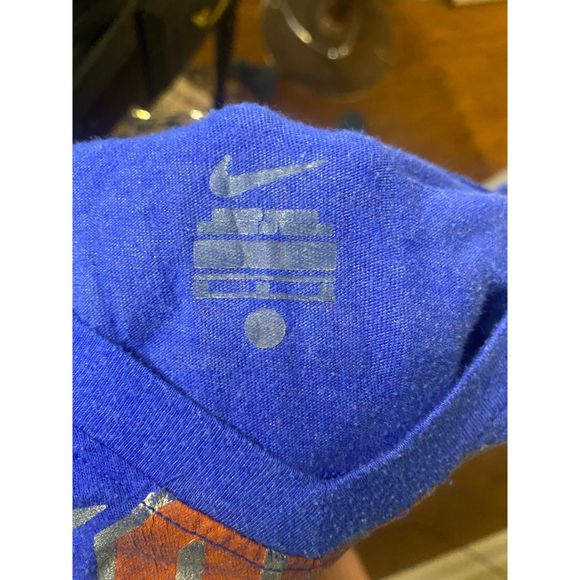 NIKE University of Florida UF Gators Short Sleeve V-Neck T Shirt Size Medium - Picture 5 of 5